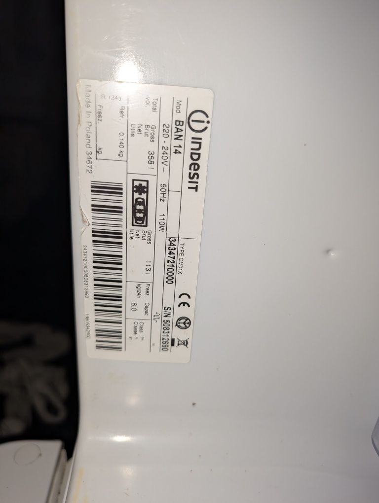 Frigider Indesit BAN 14 – defect, pentru piese/dezmembrare