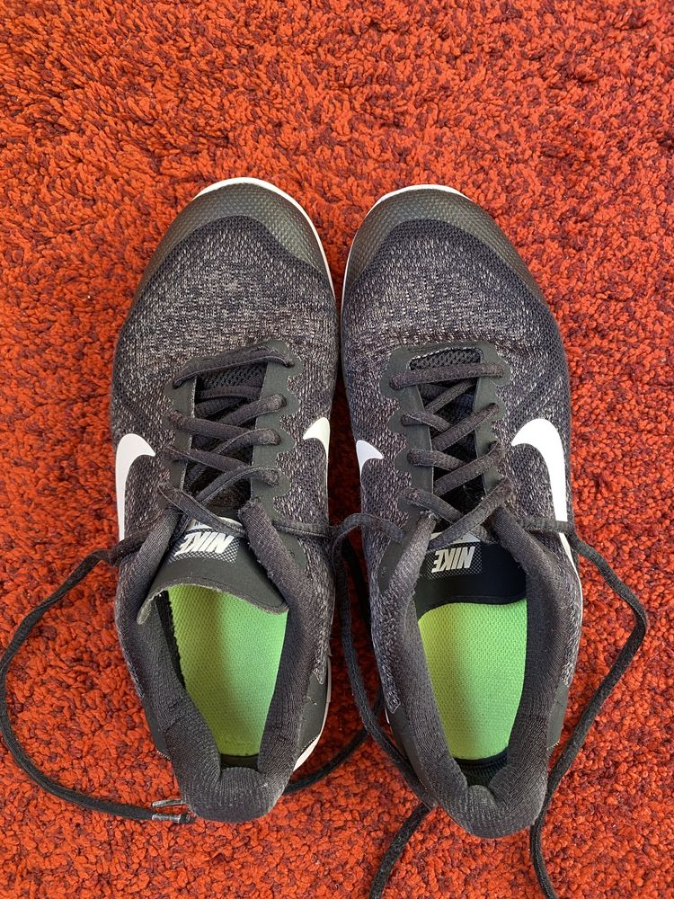 Дамски маратонки Nike