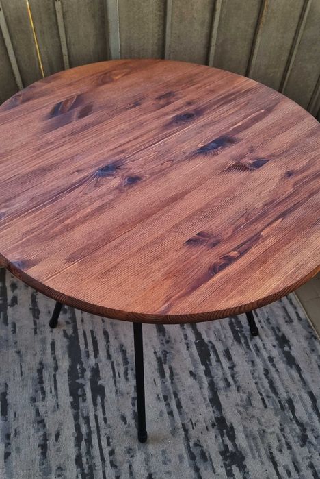 Стол круглый для дома или террасы