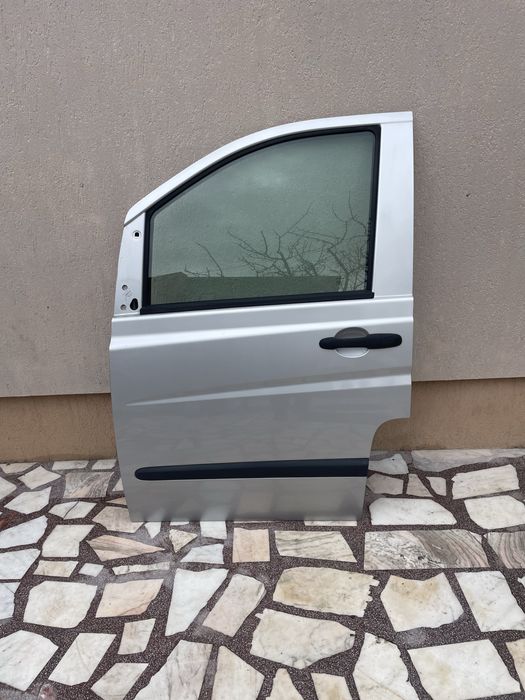 Usa stinga fata Mercedes vito viano W639 2009