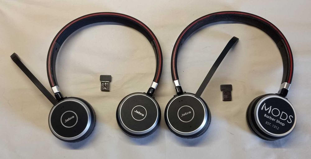 2 perechi de căști Jabra Evolve 65, cu adaptoare (dongle), stare bună
