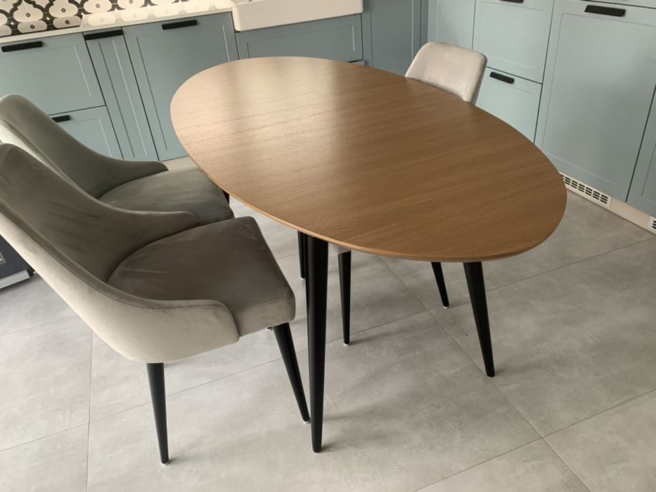 De vanzare masa, Duval Oradea