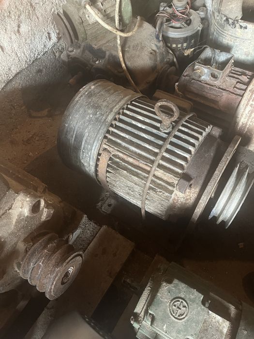 Motor electric trifazat