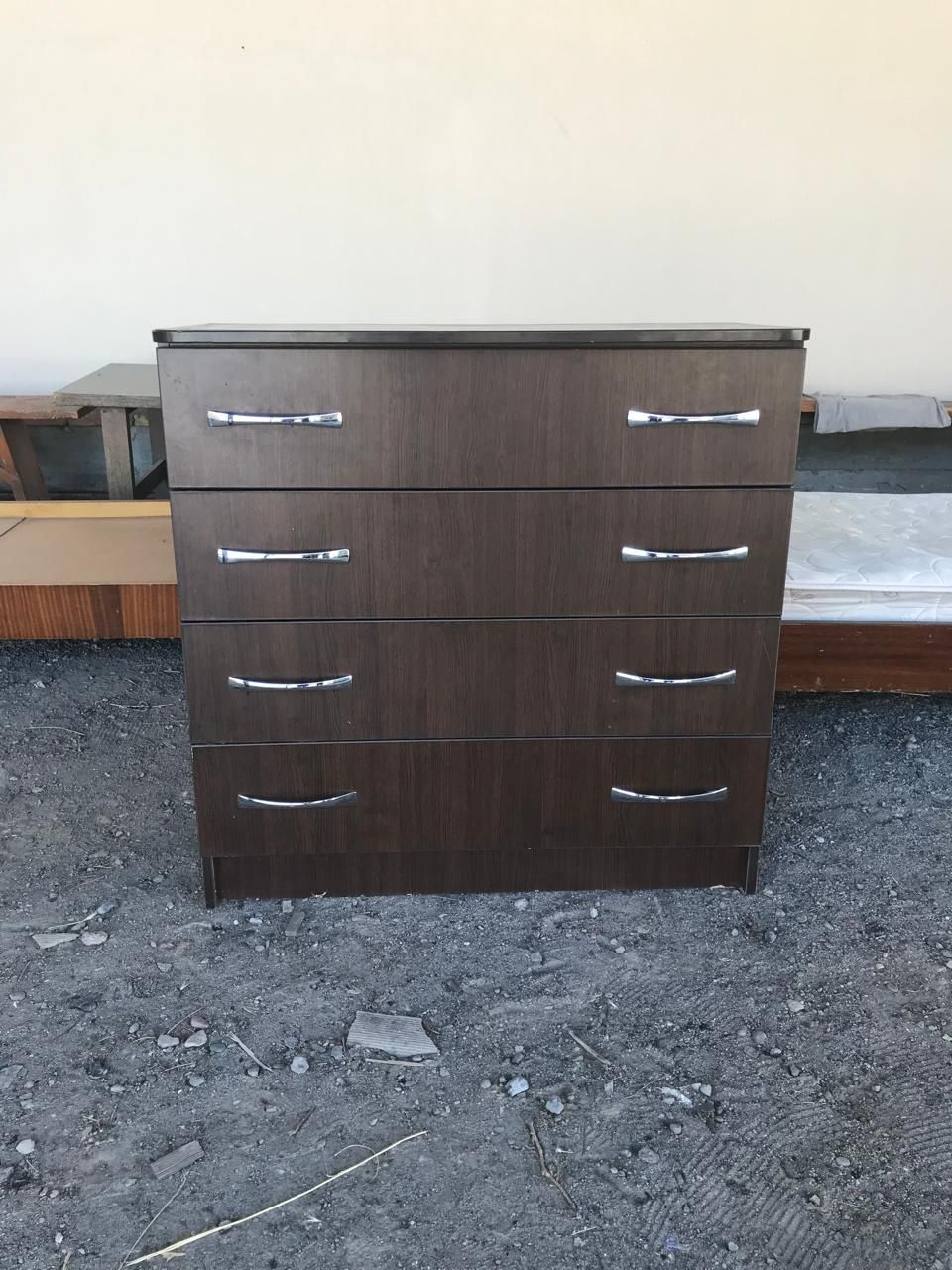 Продаем комод с зеркалом
