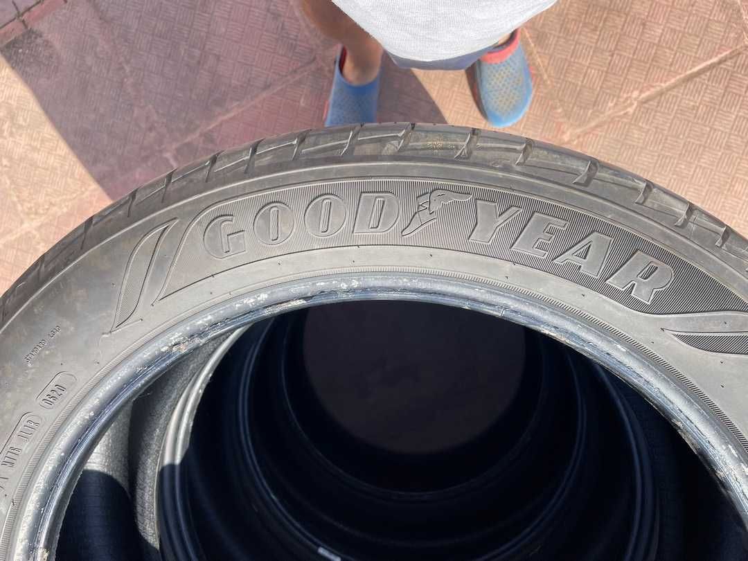 Продавам 4бр. всесезонни използвани гуми 245/50 R20 Goodyear