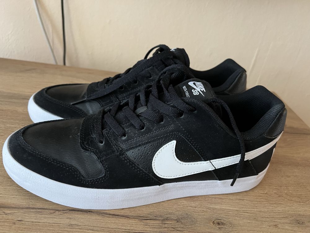 Обувки Nike , Нови