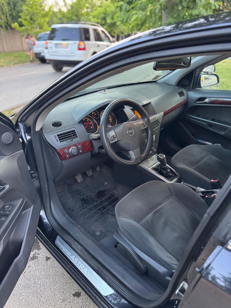 Opel Astra H 2004