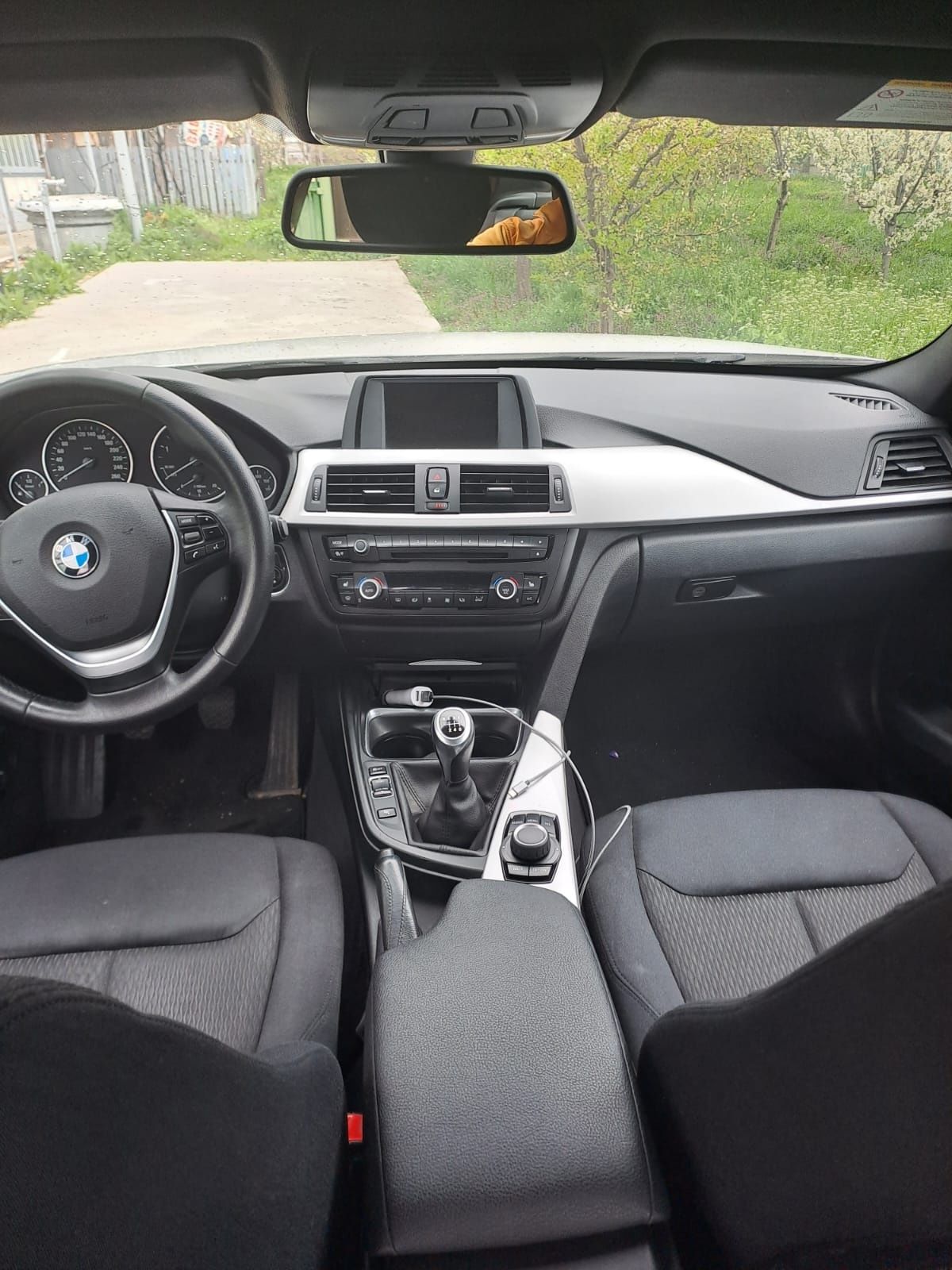 BMW SERIA 3 AN 2013 f