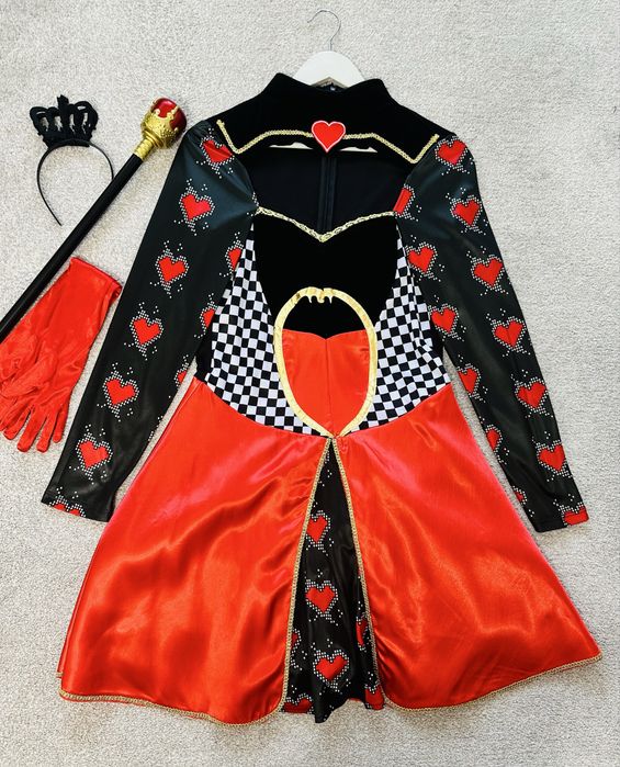 Vând costum Halloween Red Queen cu accesorii