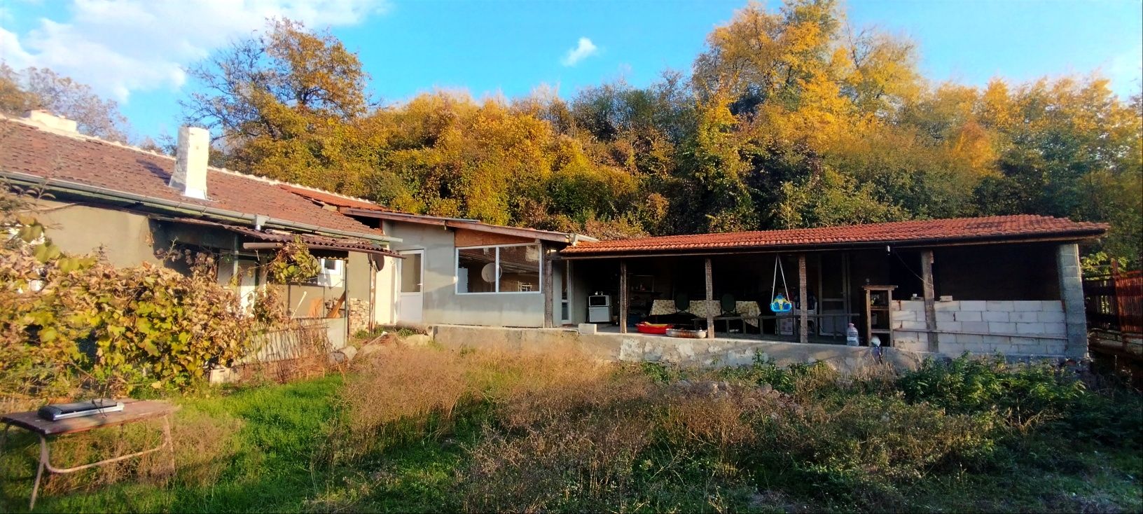 Продават се две къщи в жк. Църква, гр. Перник
