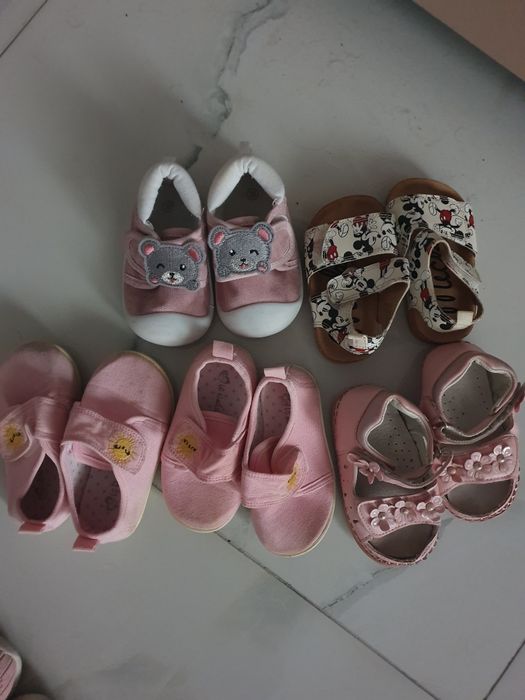 Incaltaminte fetițe, nr 18-19 ,preț la 4 perechi 50 lei