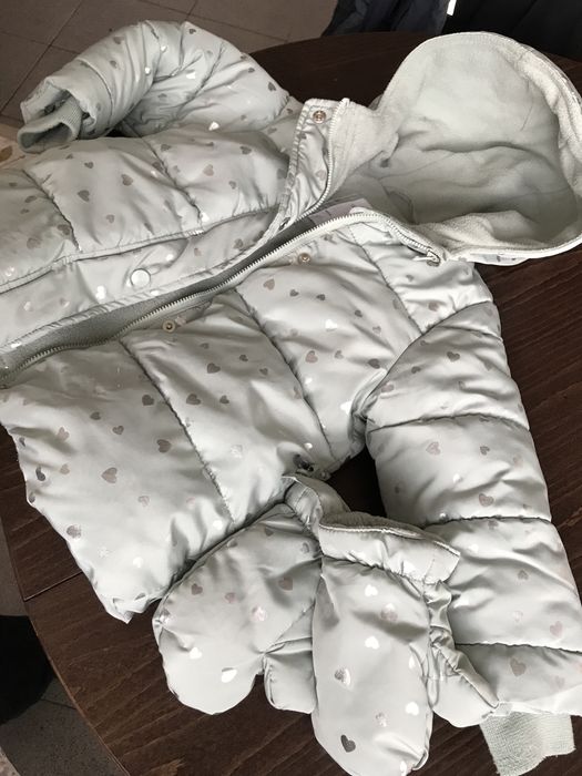 Млечно зелено зимно яке + ръкавики и подарък шапка