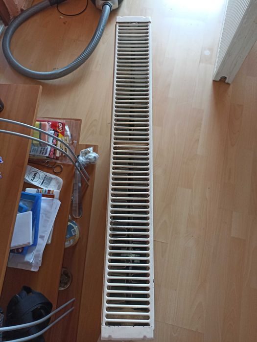 Vând radiator panou din oțel, în stare funcțională bună