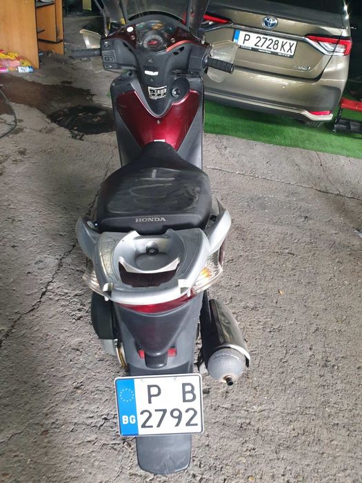 Скутер Honda sh125