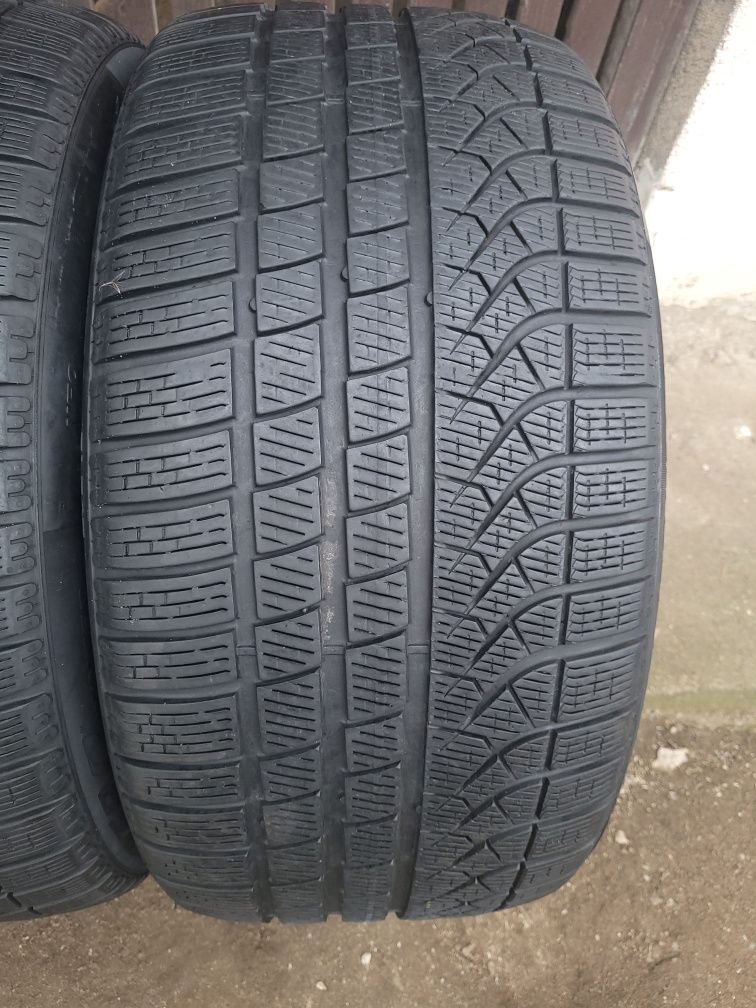 2 cauciucuri de iarnă Pirelli 285 40 20