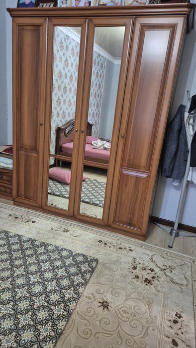 Спальни гарнитура за 200тыс.