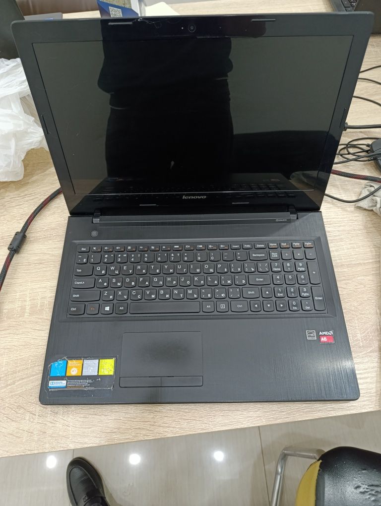 Notebook sotiladi LENOVO