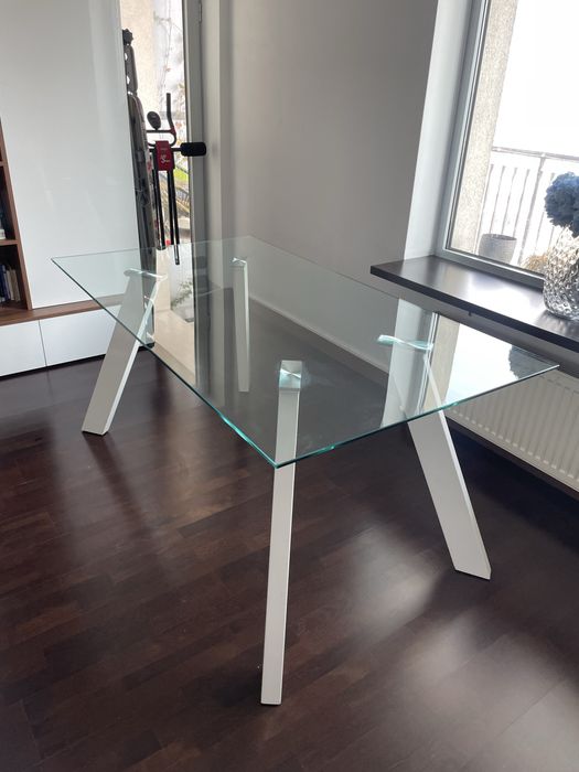 Masa dinning din sticla