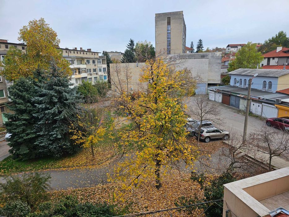 Тристаен апартамент в идеален център Разград