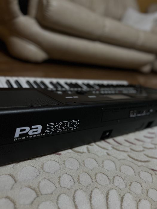 Orga Korg-PA300 Aranjor