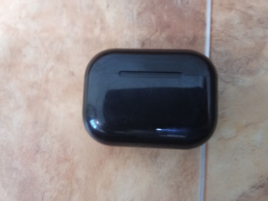 Продам наушники Pro состояние отличное рабочий  как новые