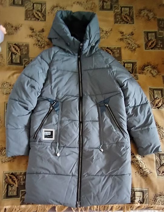 Продам куртку женскую зима