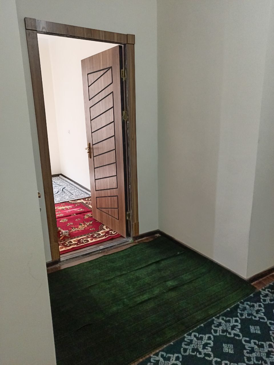 2 hona jihozi bilan sotiladi