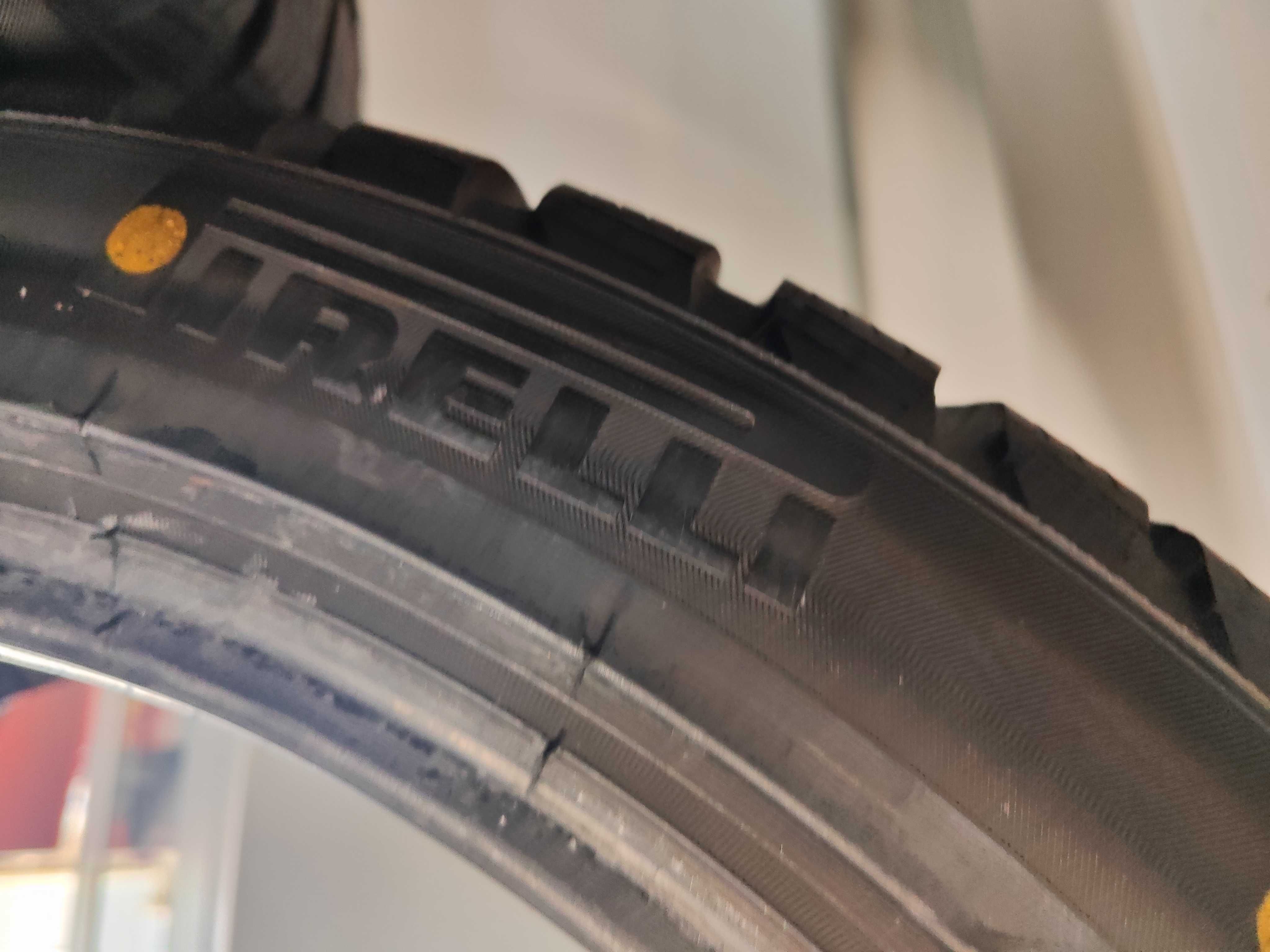 2бр. зимни гуми 225/45/18 Pirelli