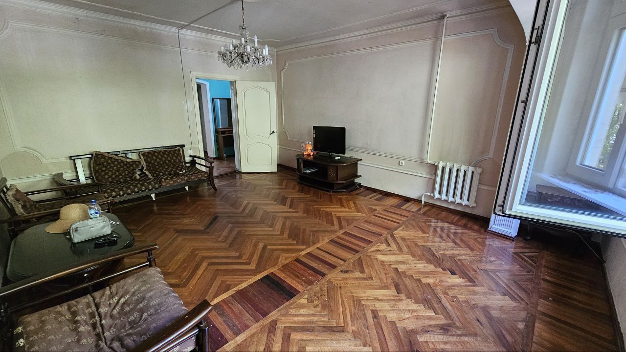 Центр, Дархан 3/3/9. Срочно продается квартира