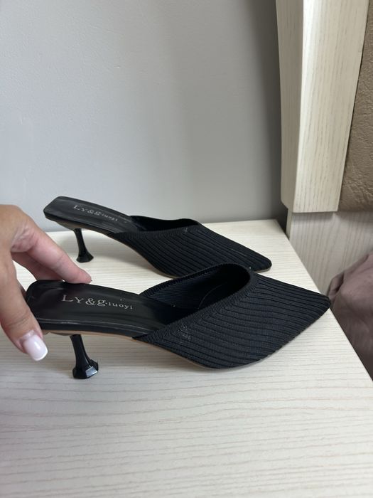 Продам  37-38 размер