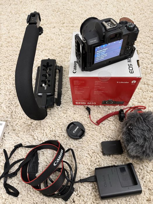 Pachet complet foto video Canon M50 , obiectiv, cage , microfon NOU