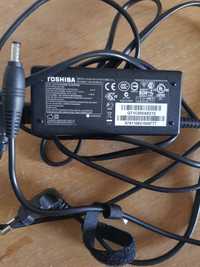 Incarcator original Toshiba 19v 3.42A