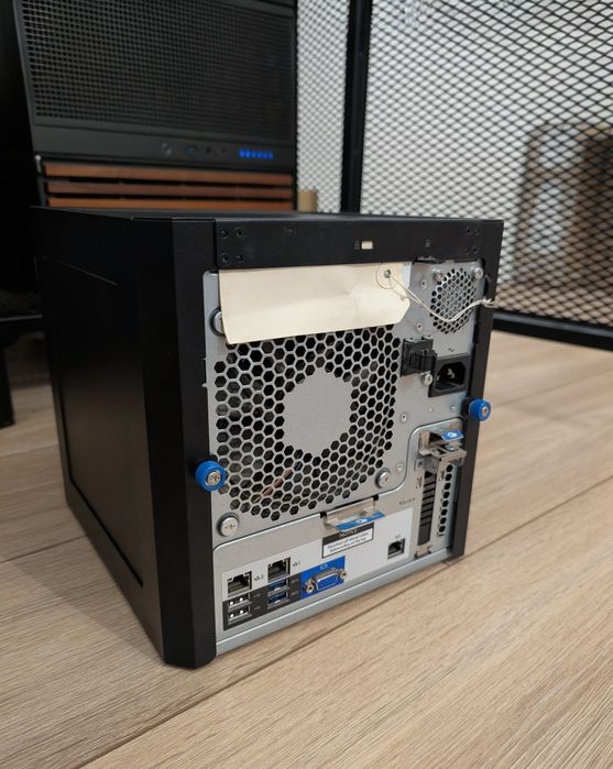 Server HP ProLiant MicroServer Gen8 Intel Xeon E3-1230 V2