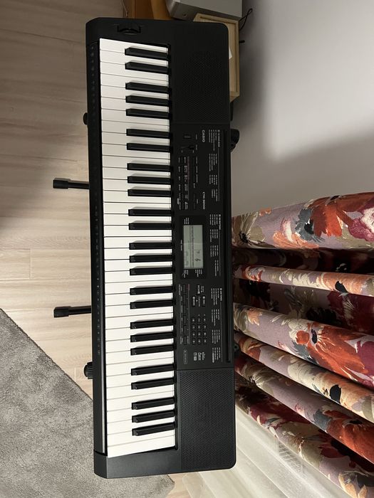 Orga CASIO CTK-3200 cu stativ si pedala