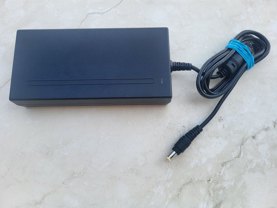 Alimentator 18V 10A 180W