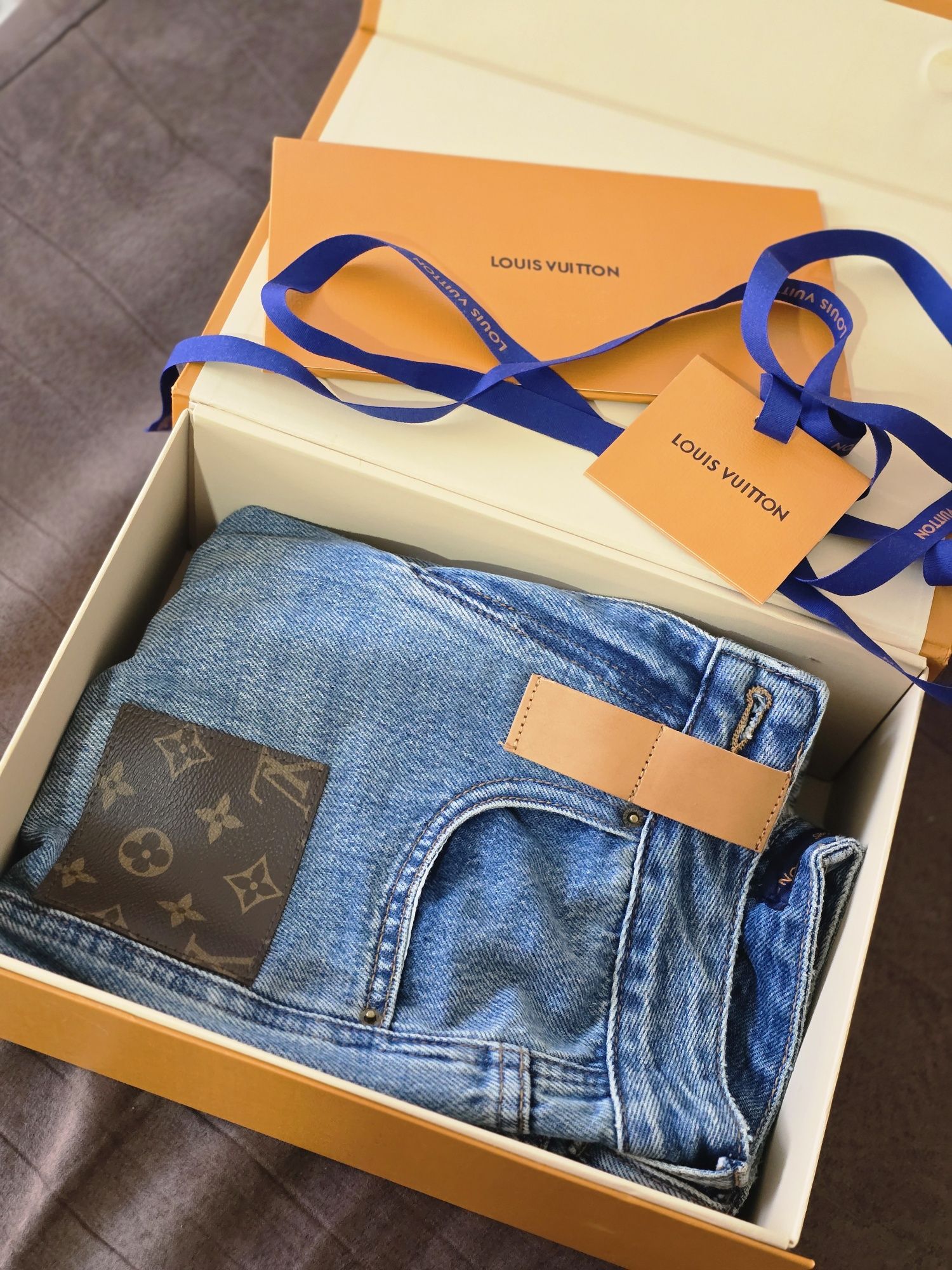 Оригинални дънки louis vutton size S