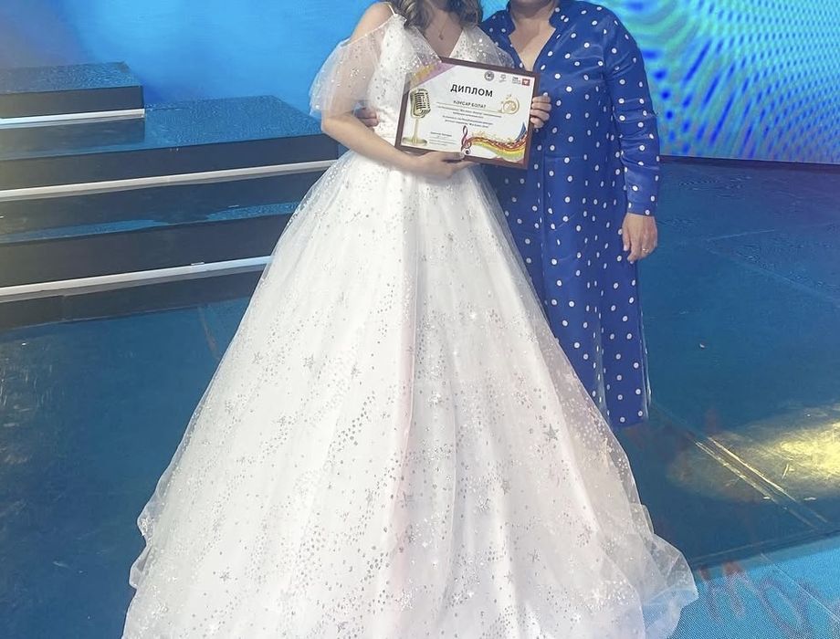 Ақ пышный көйлек