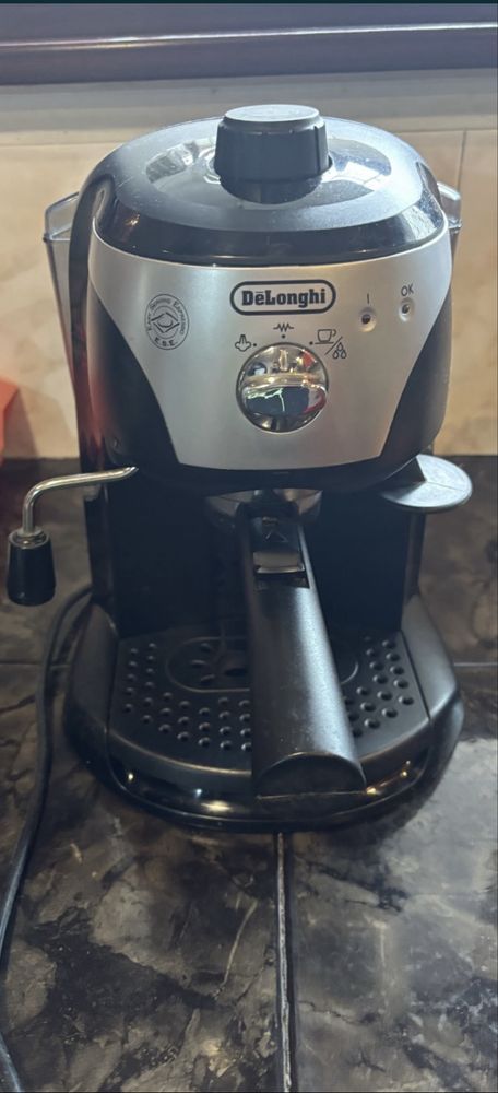 Продавам кафемашина  Delonghi