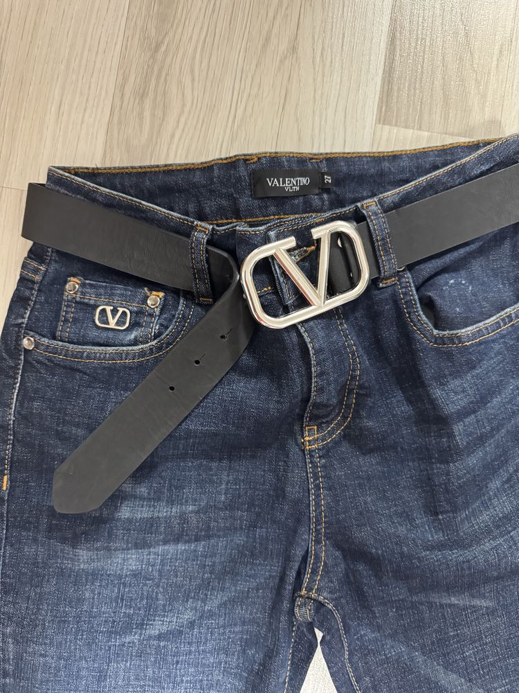 Дънки Valentino.