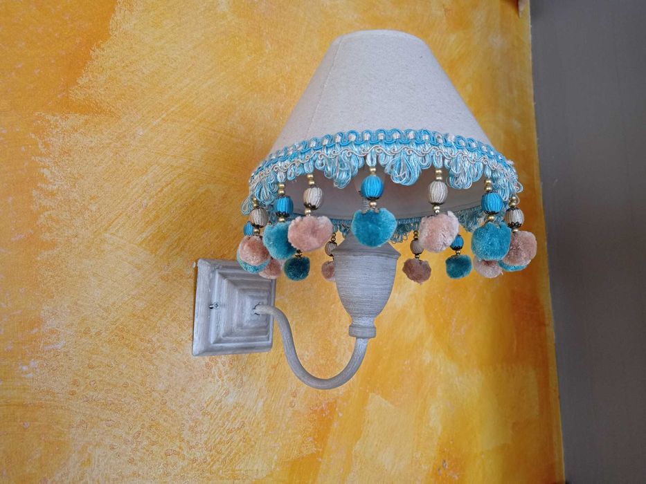 Лампа за стена , Стенни лампи, аплици