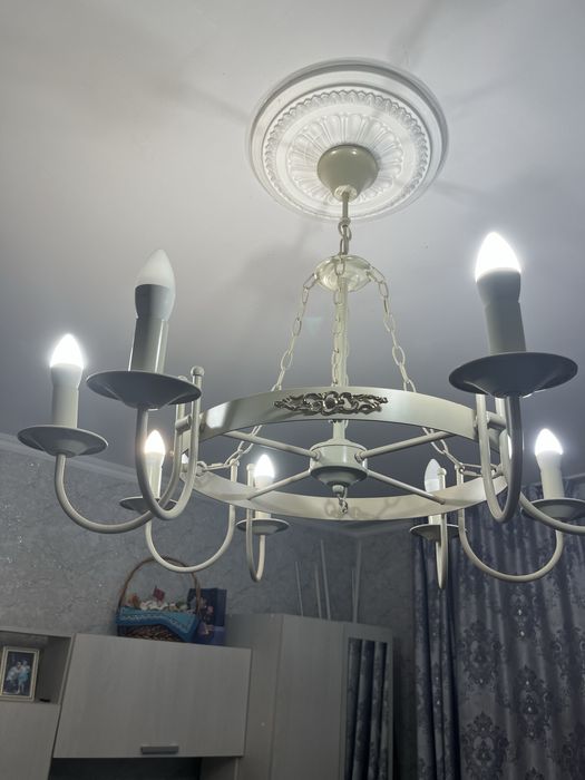 Продам люстру в хорошем состоянии