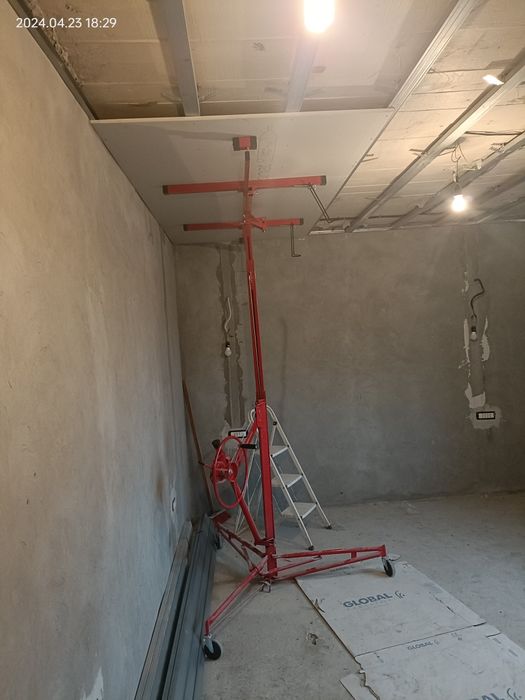 Vând dispozitiv ridicat placi rigips