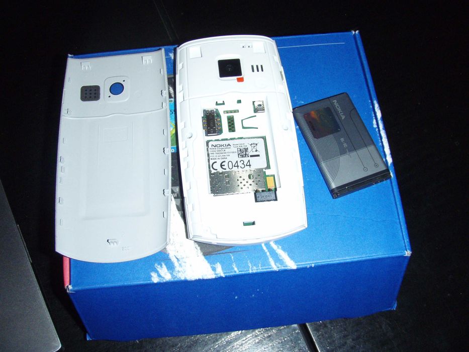 Nokia X2-01, functional in orice retea,  nou la cutie cu accesorii