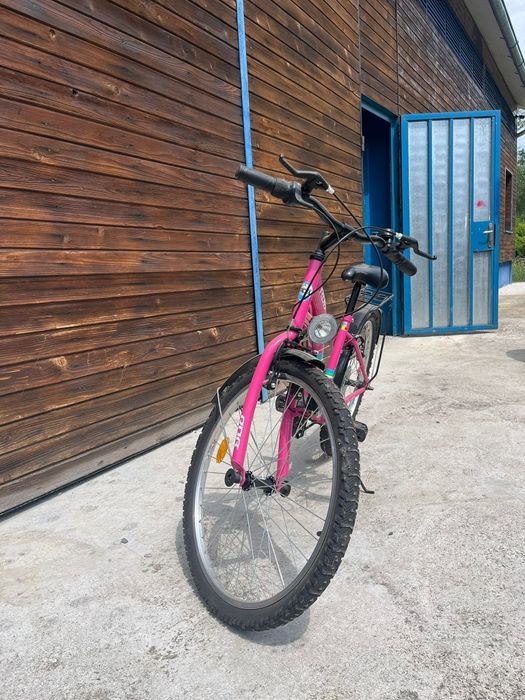 Bicicletă cu viteze și far