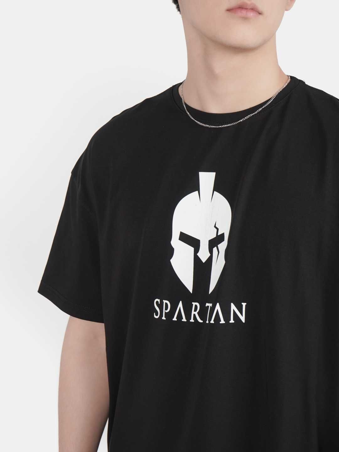 Футболка с принтом Spartan. Подойдёт для весны и лета.