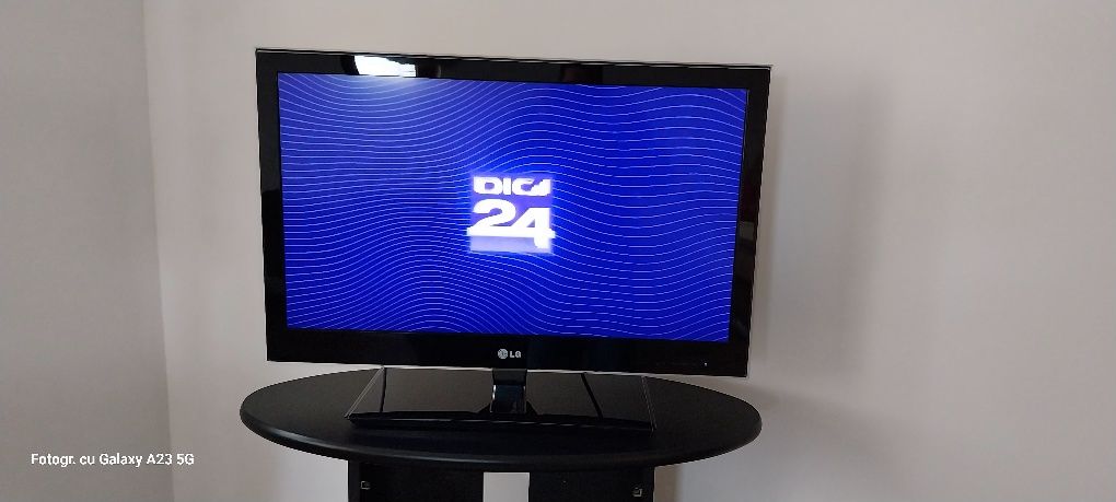 Televizor LCD LG  80 cm