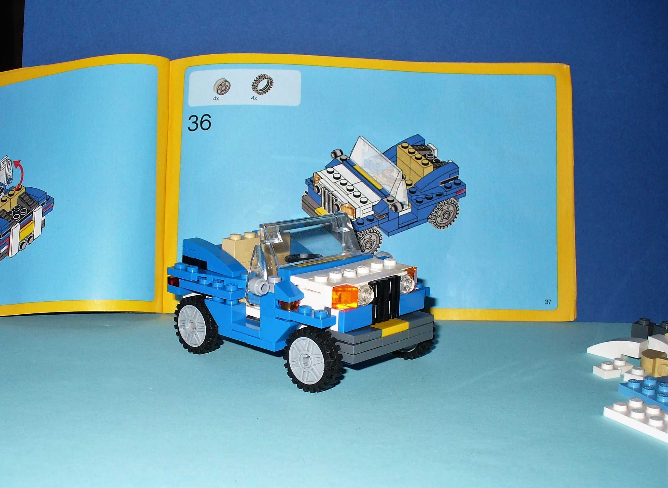 LEGO Creator 3 in 1 Blue Roadster 6913