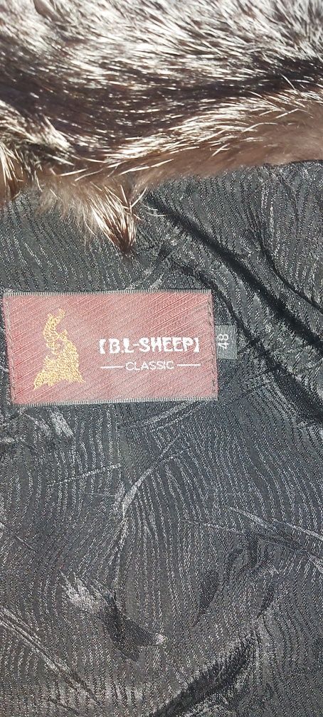Продам шубу мутон, песец
