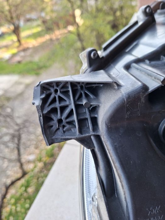 Десен фар Toyota Yaris 2020 - 2023