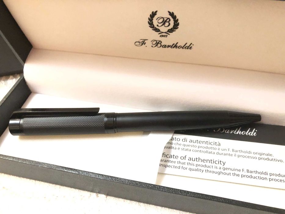 Бизнес аксесоари F. Bartholdi – бележник и химикалки в подаръчни кутии